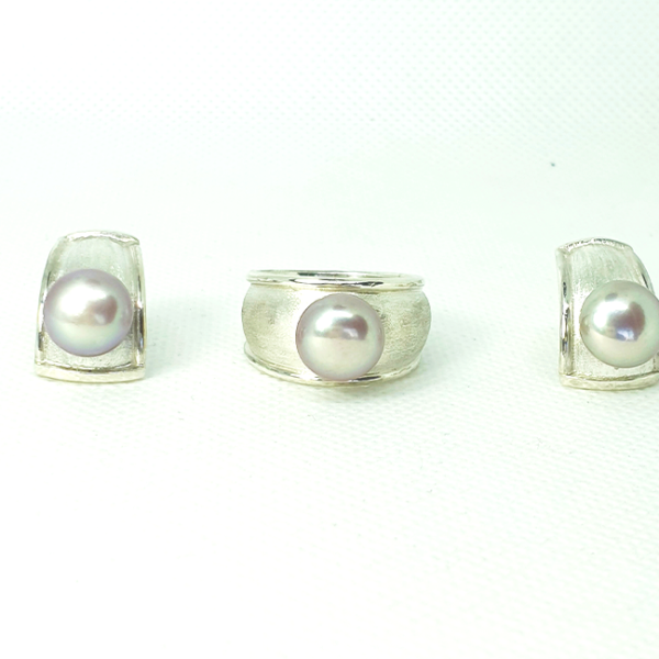 Juego Aretes y Anillo oro blanco